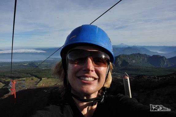 Uma selfie no teleférico que sobe um trecho da subida do vulcão Villarrica, região de Pucón, no sul do Chile